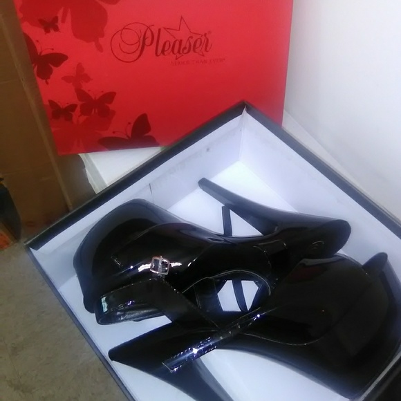 Females shoes - Picture 1 of 4